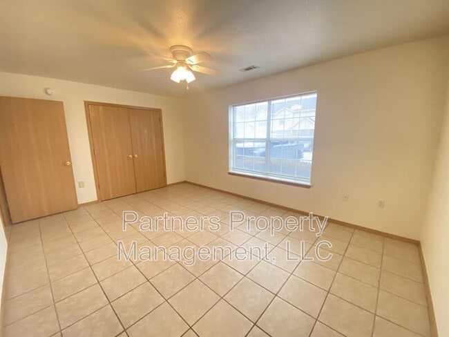 Building Photo - 860 S Curtis Ave