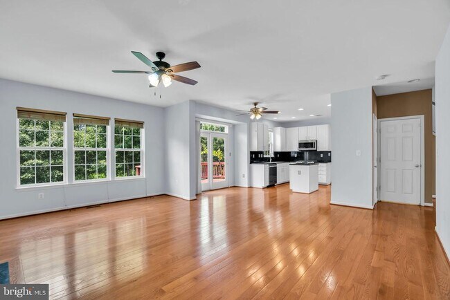 Building Photo - 8142 Tenbrook Dr
