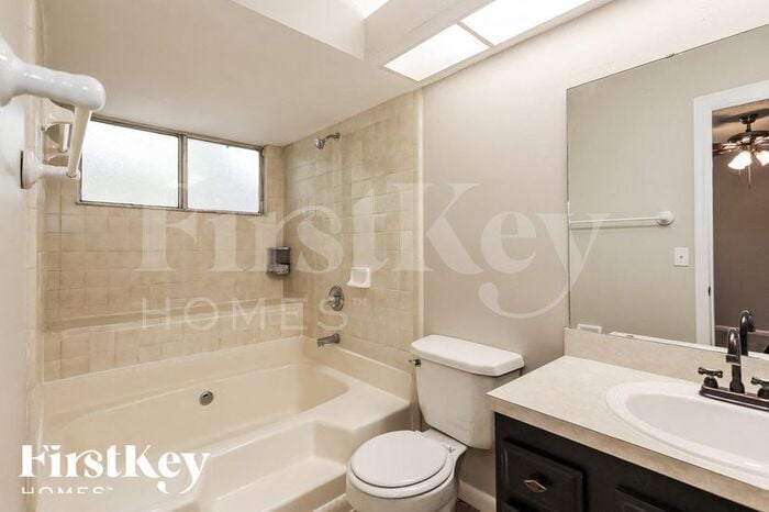 Building Photo - 7480 Countryman Ln