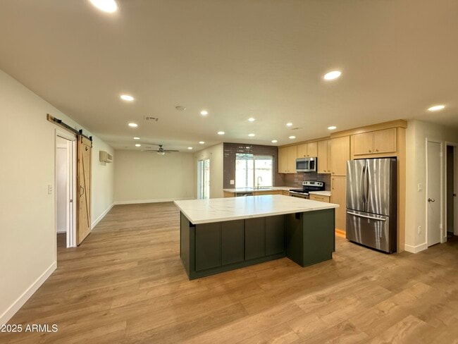 Building Photo - 11827 N 35th St