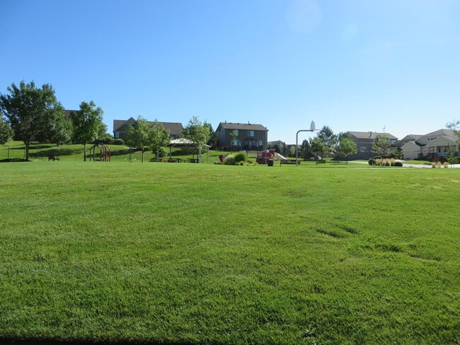 Building Photo - Large 4 bed with study and loft  in Vista Pointe