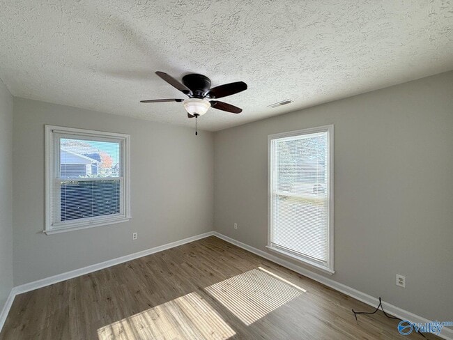 Building Photo - 160 Lewis Ln