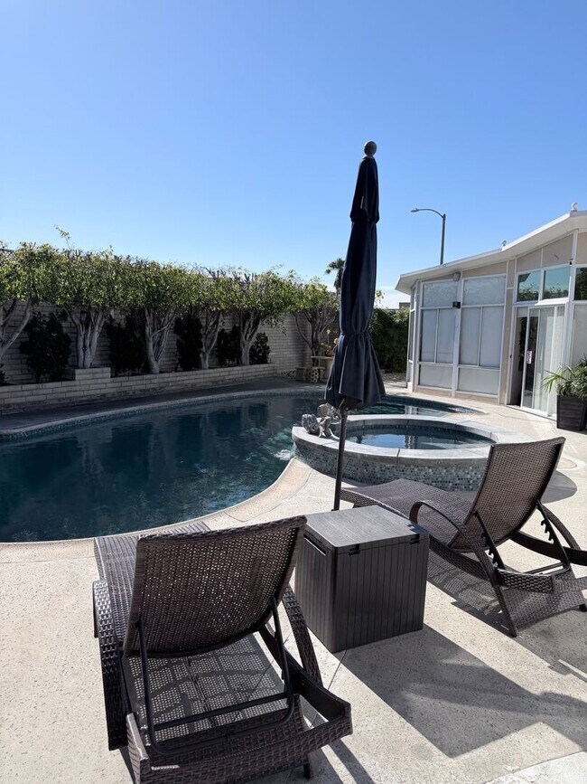 Building Photo - Huntington Harbor Lifestyle - Location, Location, Perfection!