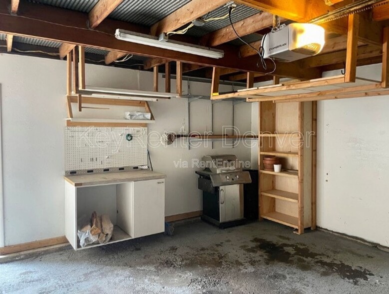 Building Photo - 1199 S Troy St