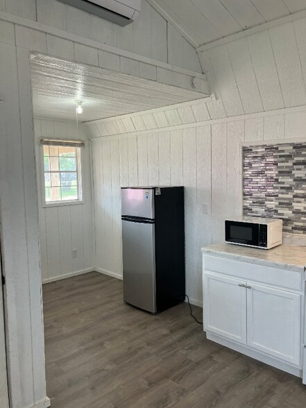 Building Photo - 3901 Cr 258