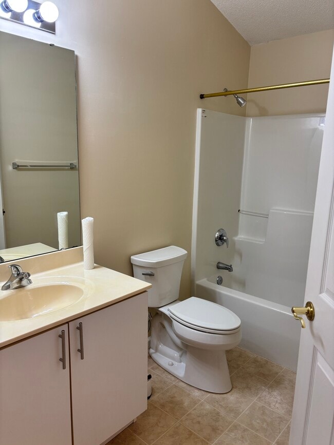 Building Photo - 39 B Jacobs Way Lane-