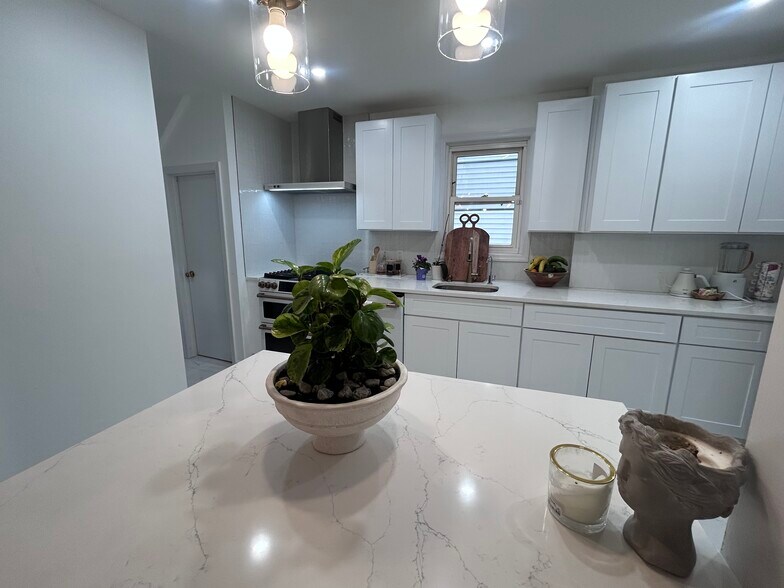 Building Photo - 30 Park St