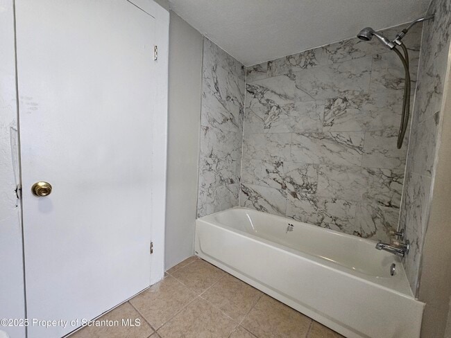 Building Photo - 58 Canaan St