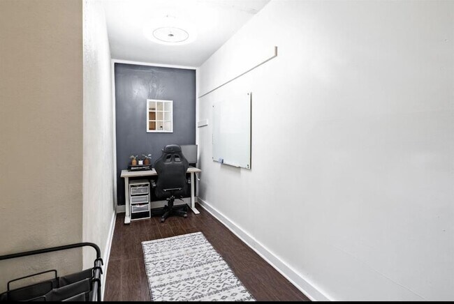 Building Photo - 10305 Bassoon Dr