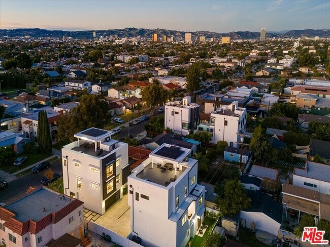 Building Photo - 2034 S Curson Ave