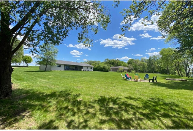 Building Photo - 41208 Marion Dr N