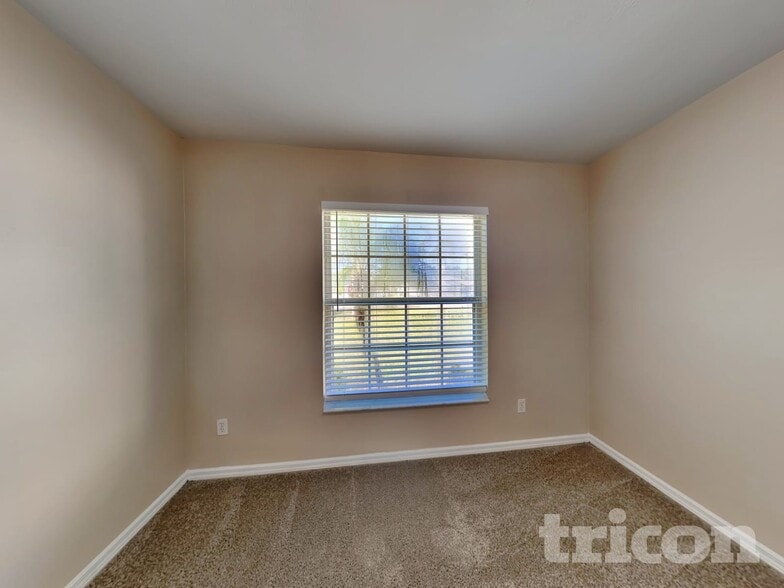 Building Photo - 21 Zorach Pl