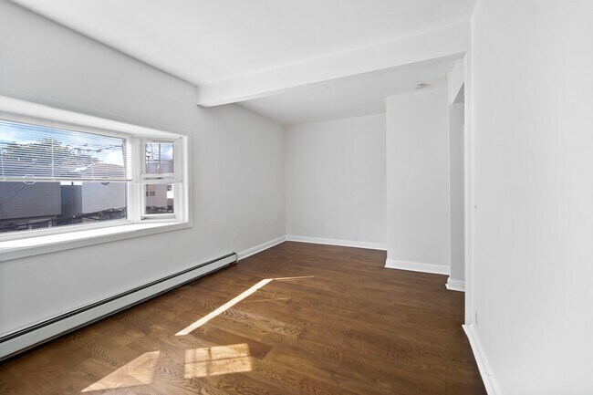 Building Photo - 278 Winfield Ave