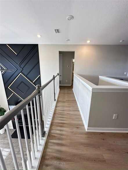 Building Photo - 33805 Astoria Cir