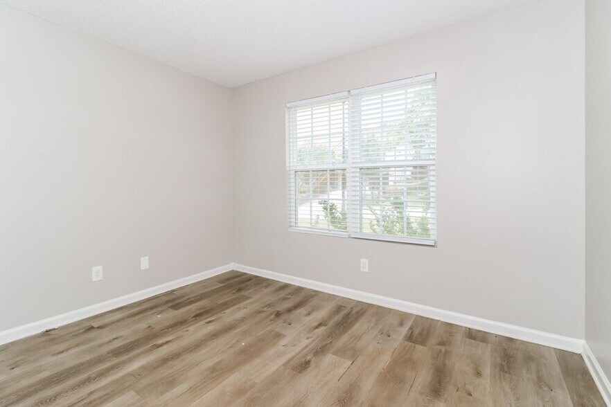 Building Photo - 205 Ashland Manor Dr