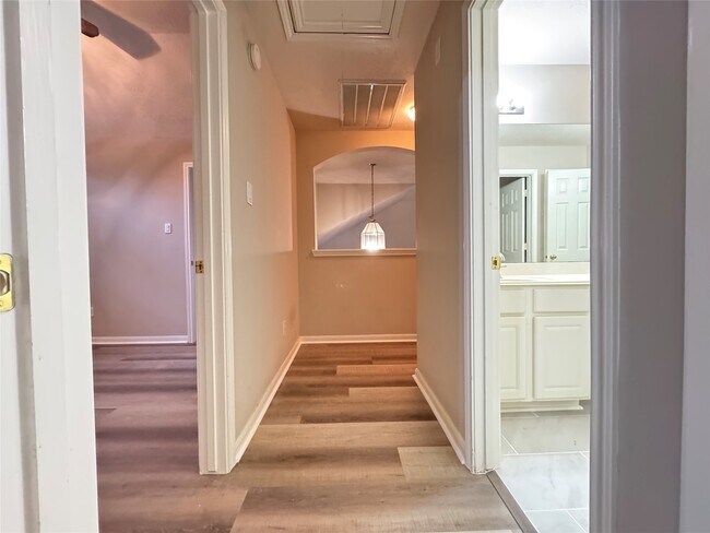 Building Photo - 3710 Heritage Colony Dr