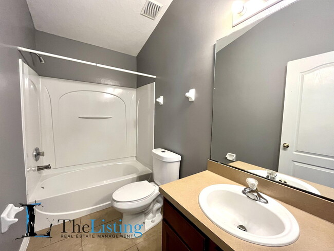 Building Photo - 7125 Red Lantern Dr