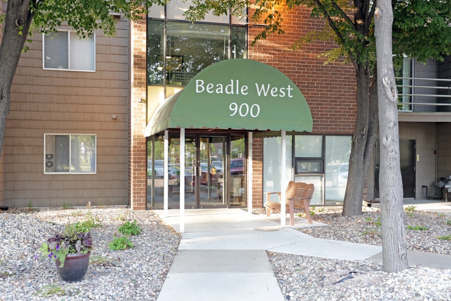 Building Entrance - Beadle West Apartments
