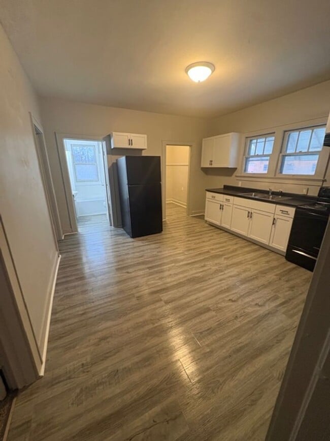 Building Photo - 3304 Kratzville Rd