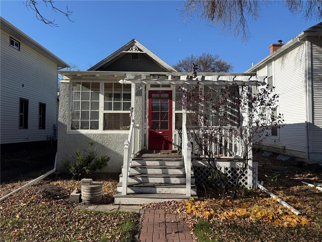 Primary Photo - 803 7th St S