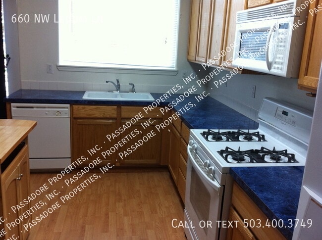 Building Photo - 660 NW Ledum Ln
