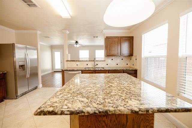 Building Photo - 1857 Shasta View Dr