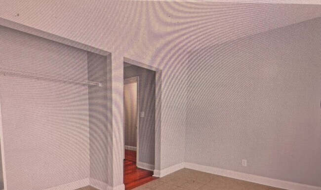 Building Photo - 1300 W Kings Hwy