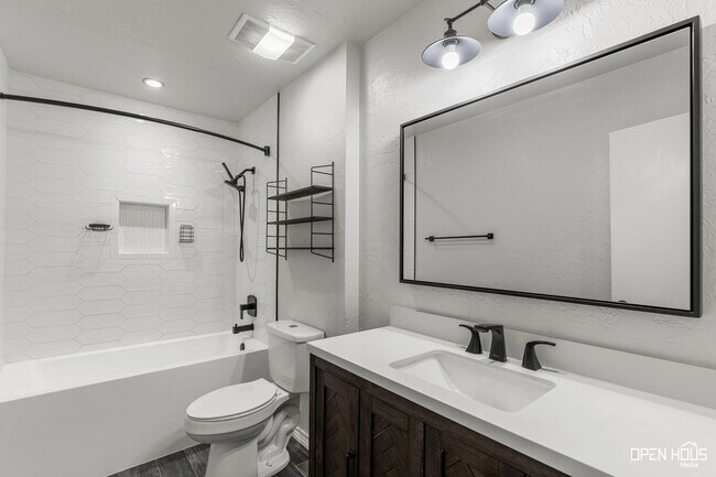 Building Photo - 4805 Big Bend Dr