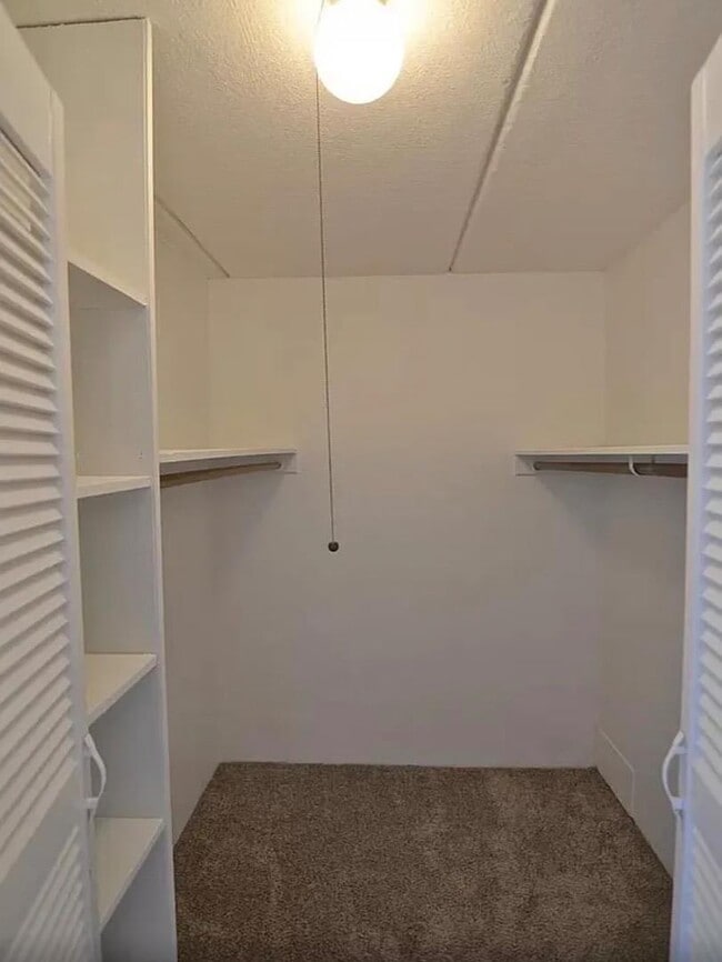 Building Photo - 1700 Civic Center Dr