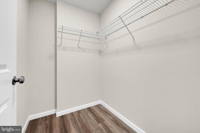 Building Photo - 1000 COLBY Ln