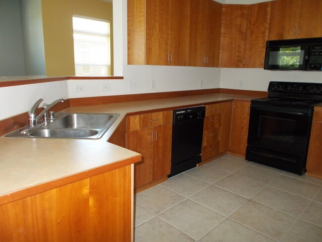 Building Photo - Beautiful Top Floor 2BR 2BA Corner Unit in...