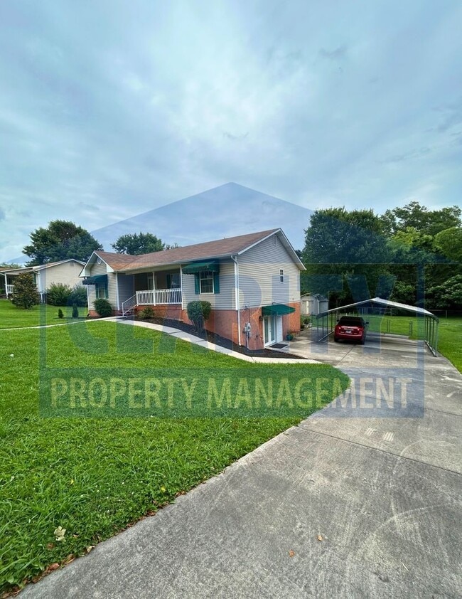 Primary Photo - Unique three bedroom!