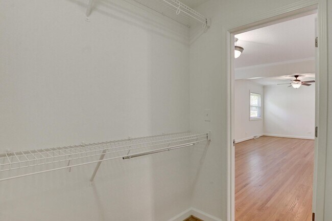 Building Photo - 121 Marshdale Ave SW