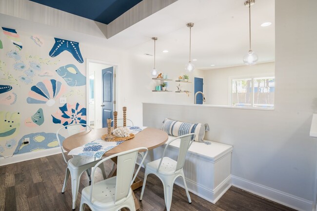 Building Photo - Seashell Cove @ 148 NE 13th St