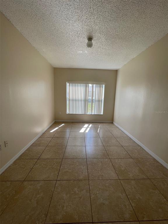 Building Photo - 560 Bristol Cir