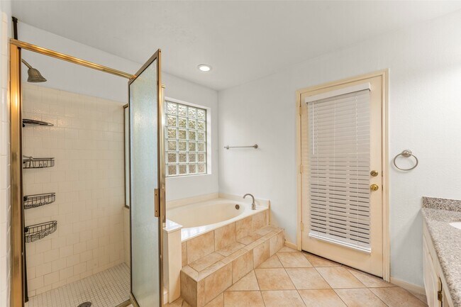 Building Photo - 38 Tall Sky Pl