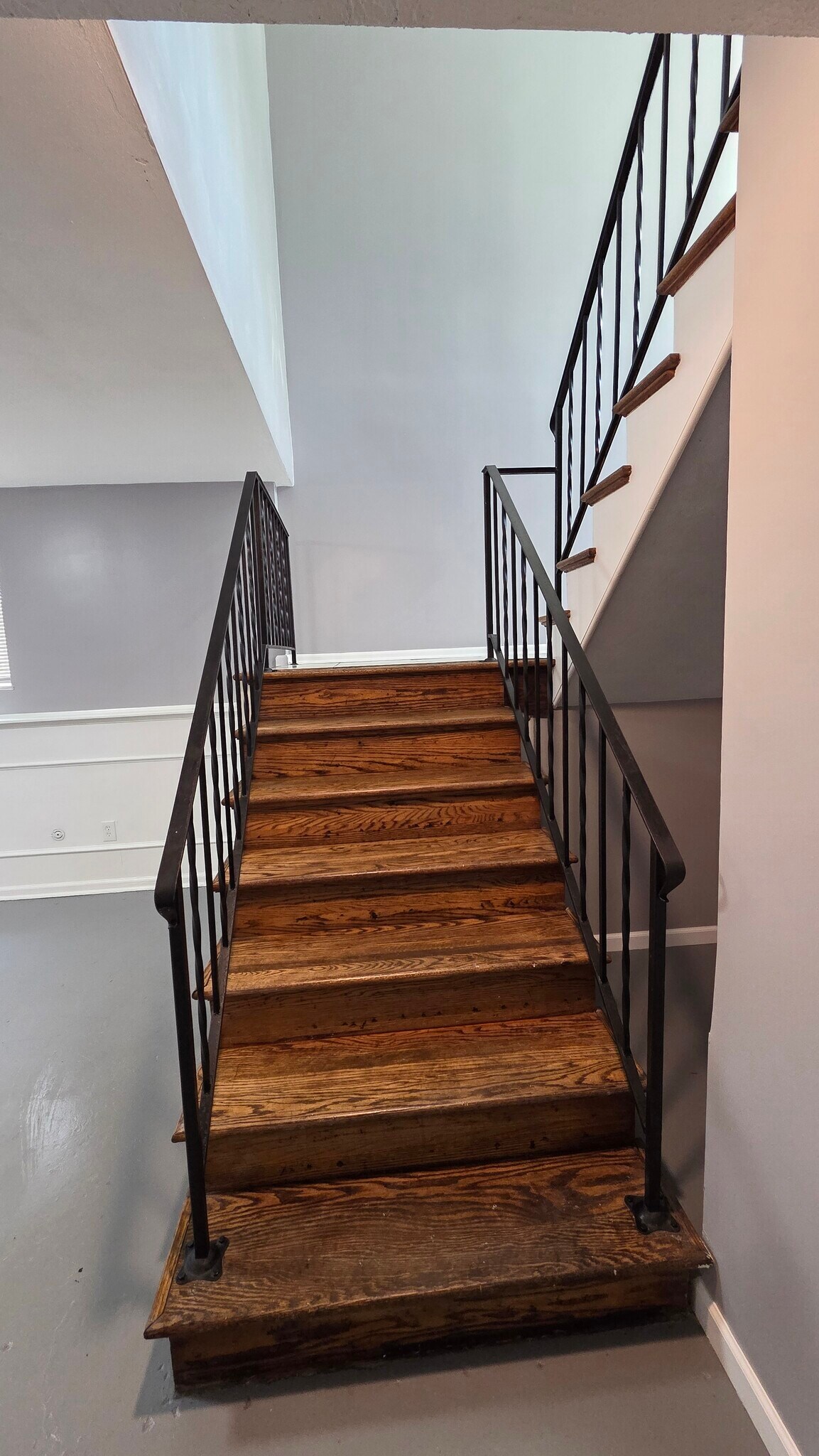 Building Photo - 1380 Catalpa Dr