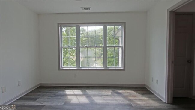 Building Photo - 9195 Hannahs Crossing Dr