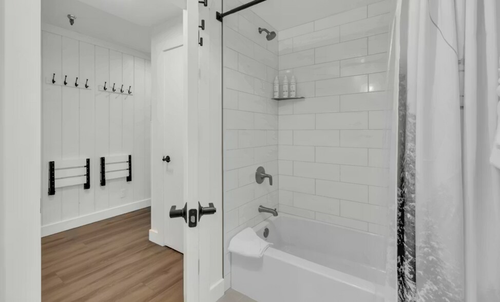 Building Photo - 1385 Lowell Ave