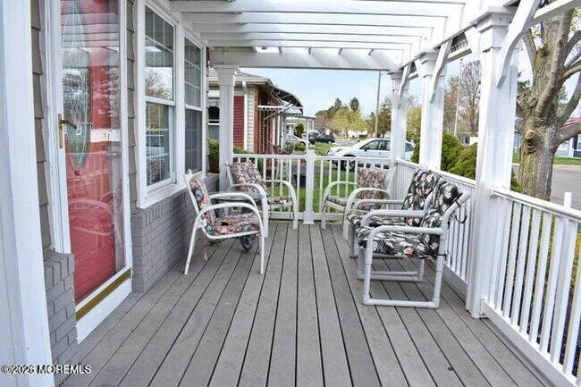 Building Photo - 27 Castle Harbor Dr