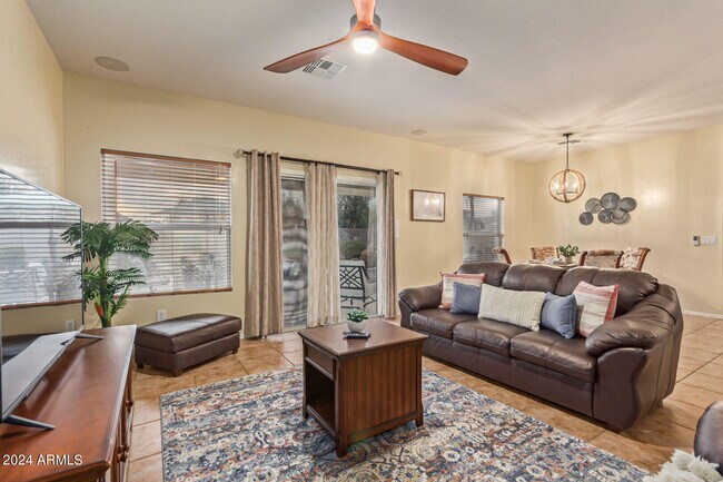 Building Photo - 31748 N Blackfoot Dr
