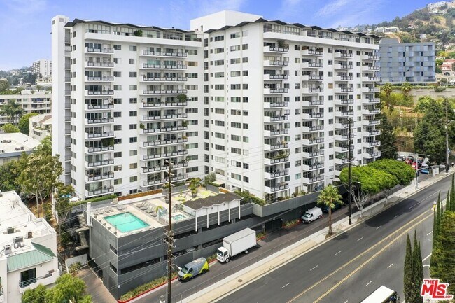 Building Photo - 1155 N La Cienega Blvd