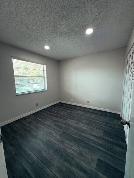 Building Photo - 8820 Royal Palm Blvd