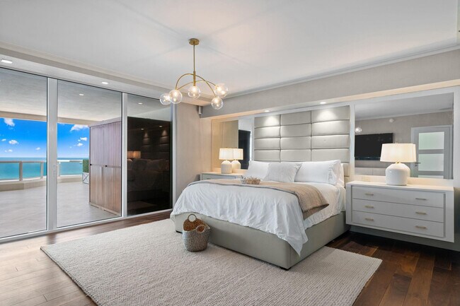 Building Photo - 101 S Fort Lauderdale Beach Blvd