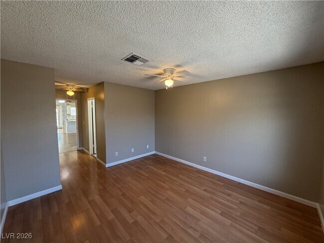 Building Photo - 1912 Harvest Dr