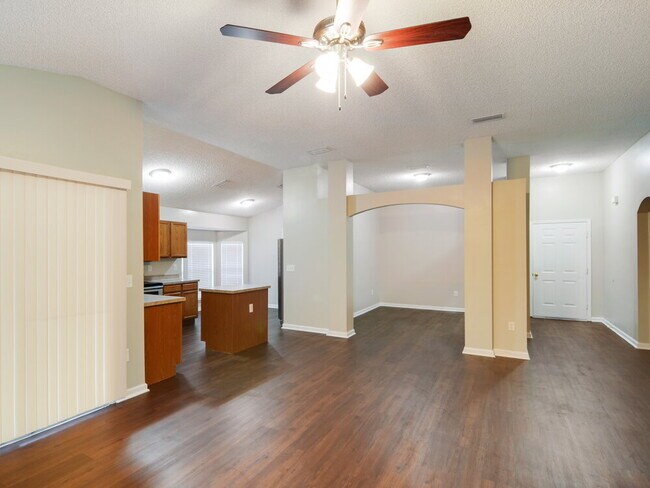 Building Photo - 2912 Ravine Hill Dr