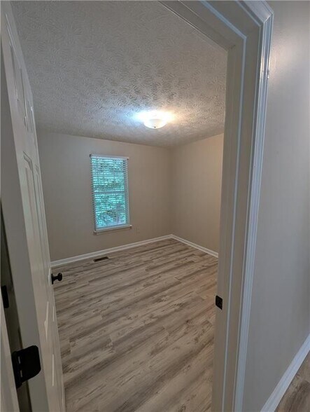 Building Photo - 3324 Benthollow Ln