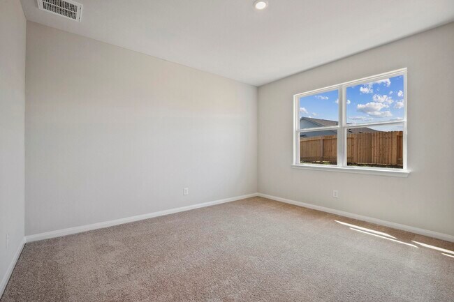 Building Photo - 341 Tejas Trl