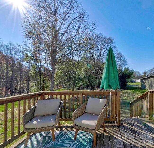 Building Photo - 508 S Main St