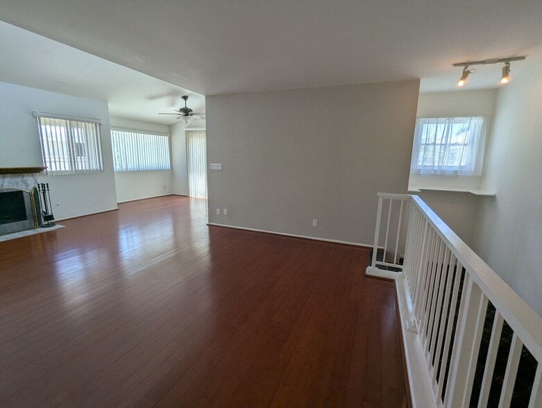 Building Photo - 22133 Burbank Blvd